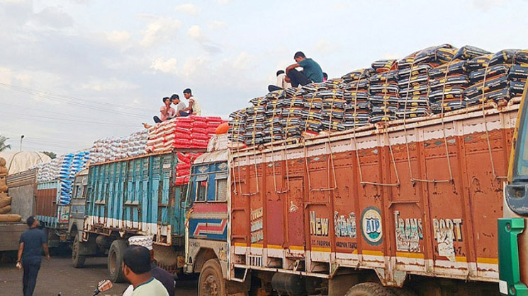 জরুরি প্রয়োজনে ভারত থেকে আমদানি হচ্ছে ৫০ হাজার টন চাল