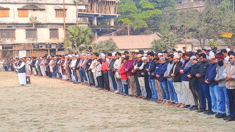 বগুড়ায় শহীদ হাদির গায়েবানা জানাজায়  মানুষের ঢল