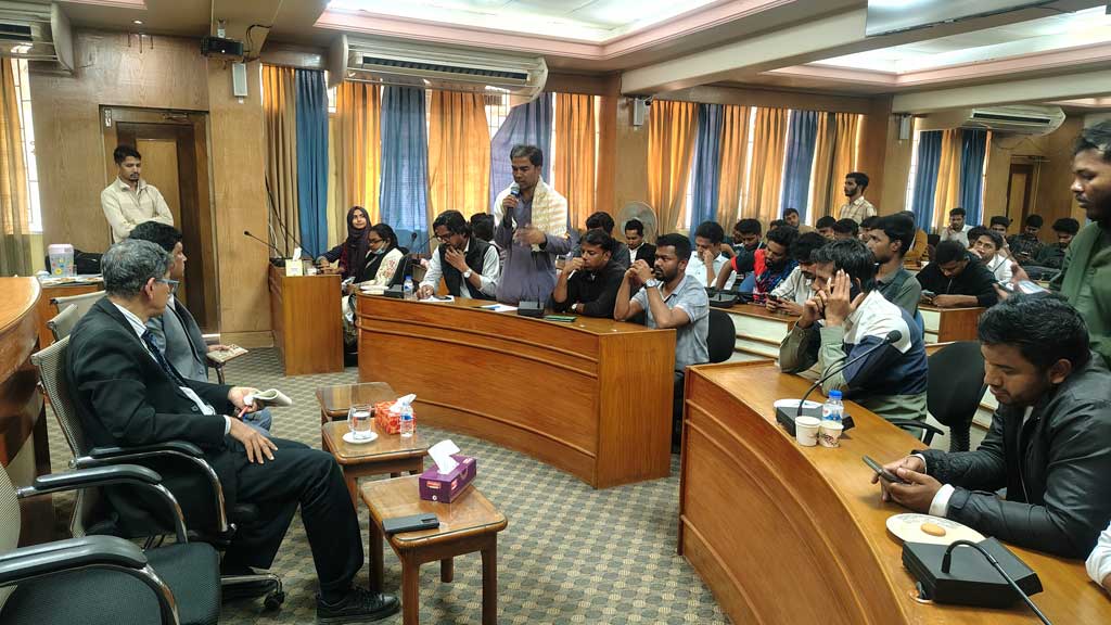 চবিতে নিয়োগ বিতর্ক: ভিসি-প্রোভিসির জবাবে ক্ষুব্ধ ছাত্রদল নেতারা ছাড়লেন বৈঠক